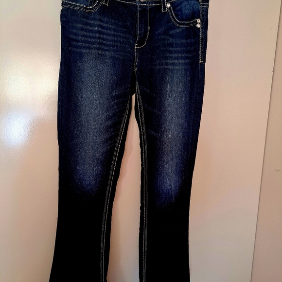 Women's Size 14 SEVEN7  Embroidered Rear Pockets w Contrast Stitching Jeans - Picture 2 of 7